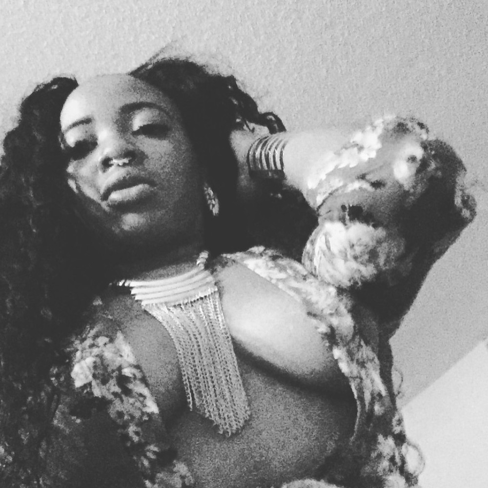 Meet your Posher, Amoy